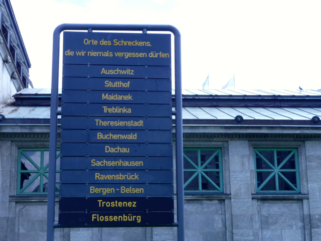 Gedenktafel am U-Bahnhof Wittenbergplatz