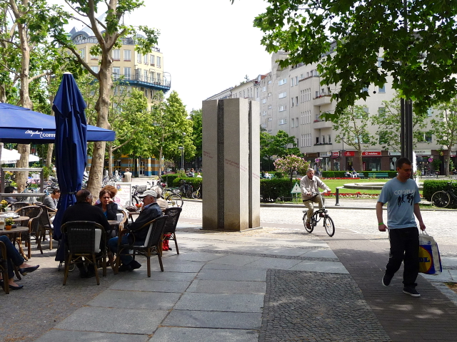 Der Prager Platz mit dem Rilke Denkmal